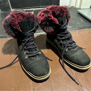 Women's Black and Red Fur-Lined Boots